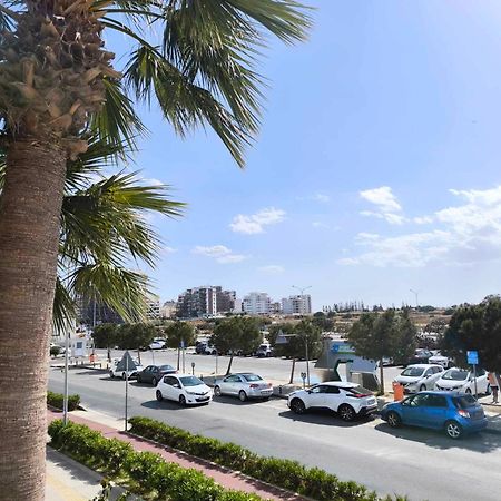 13 Sandy Beach Mackenzie Larnaca Bagian luar foto